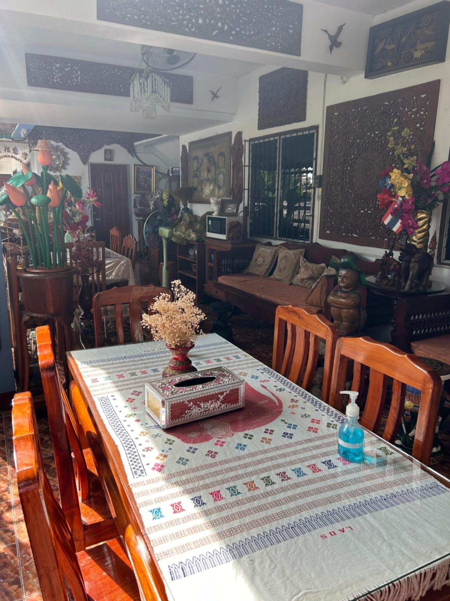 Saithong House Vandrarhem Chiang Mai Exteriör bild