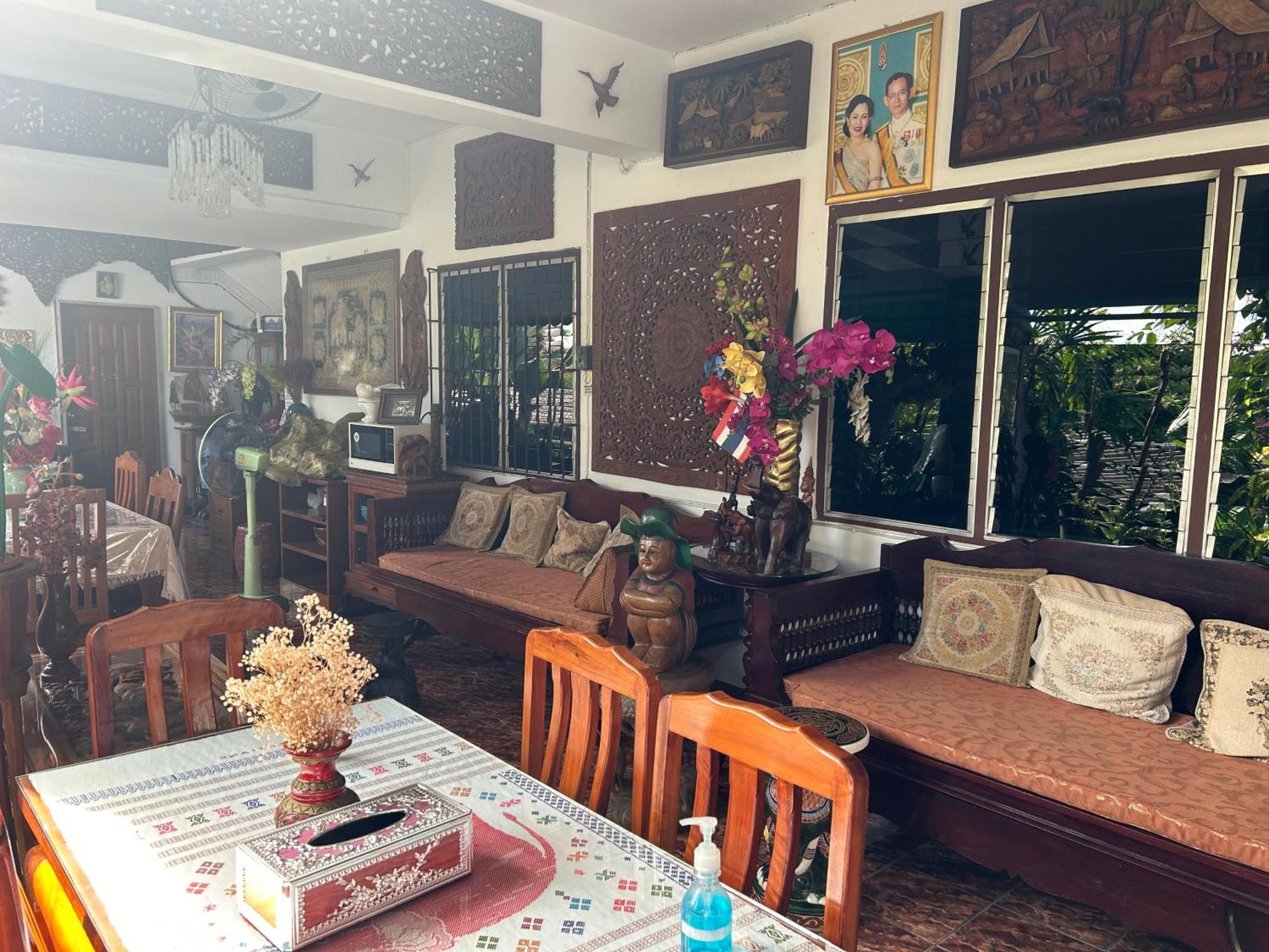 Saithong House Vandrarhem Chiang Mai Exteriör bild